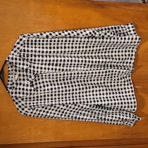 Black and White Impressions Brand women's size 12 button down blouse